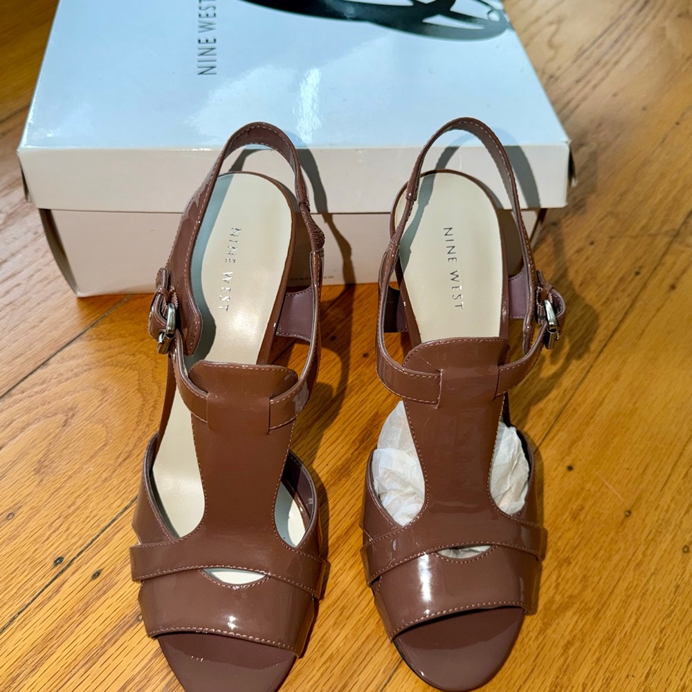 Nine West Patent Leather Strappy Heels NWB sz 9M
